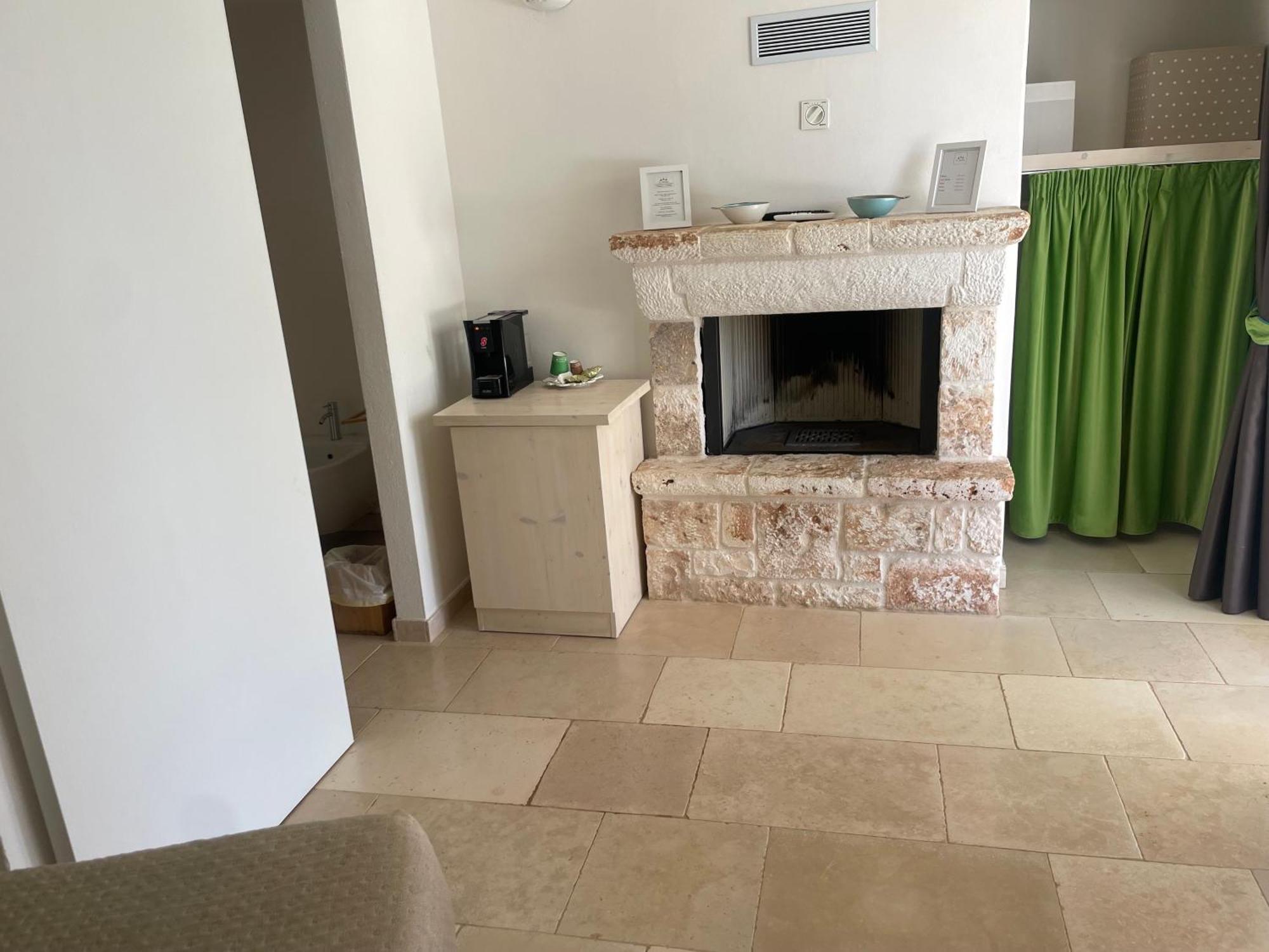 Relais Trulli Le Icone Bed & Breakfast Ostuni Bagian luar foto